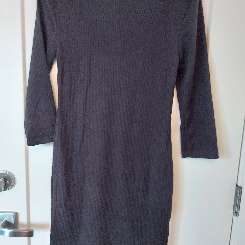 WHO.A.U DRESS - Picture 4 of 9
